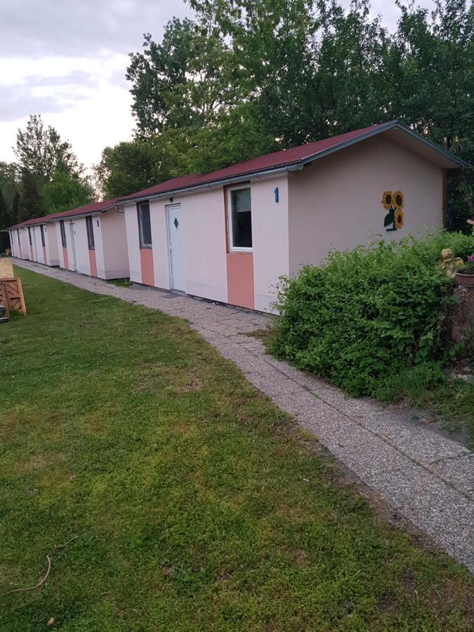 Napraforgo Apartmanok Balatonfůzfő Zewnętrze zdjęcie